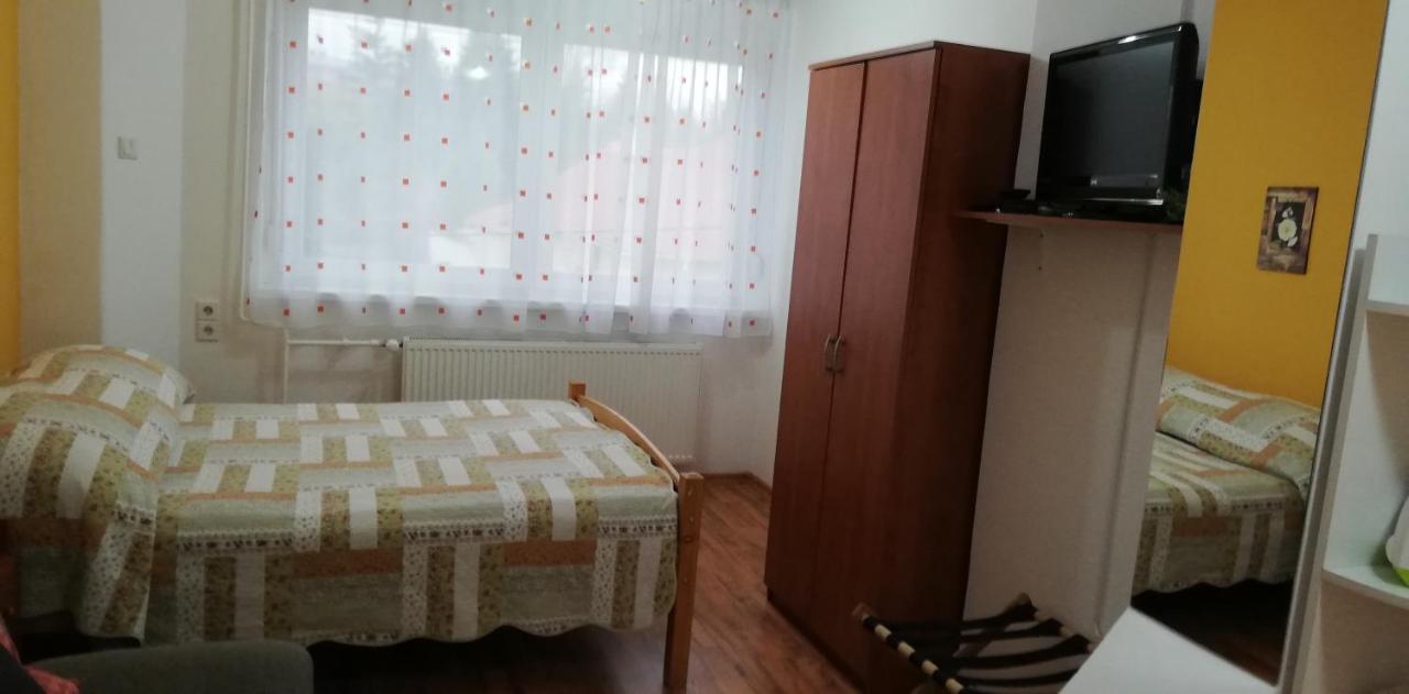 Roxanna Apartman Jula Exterior foto