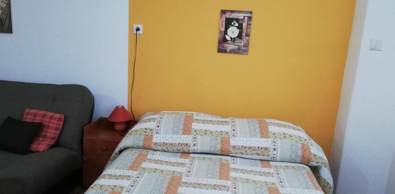 Roxanna Apartman Jula Exterior foto