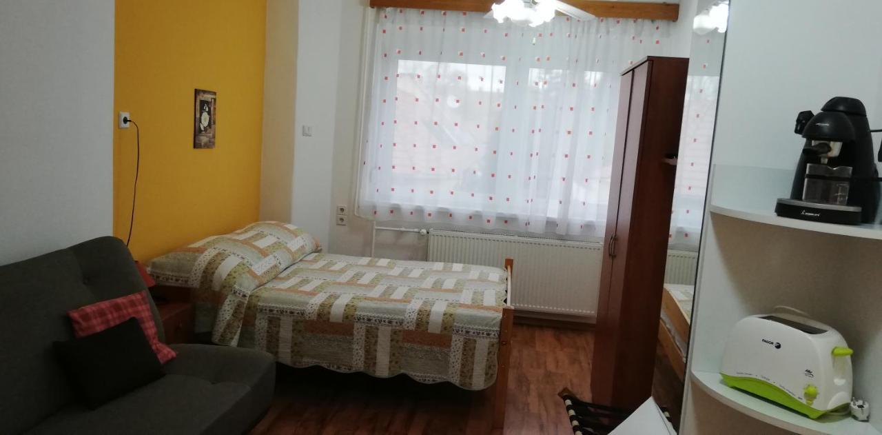 Roxanna Apartman Jula Exterior foto