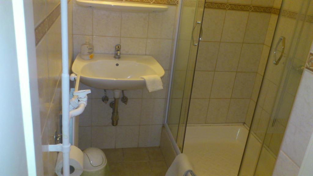 Roxanna Apartman Jula Cameră foto