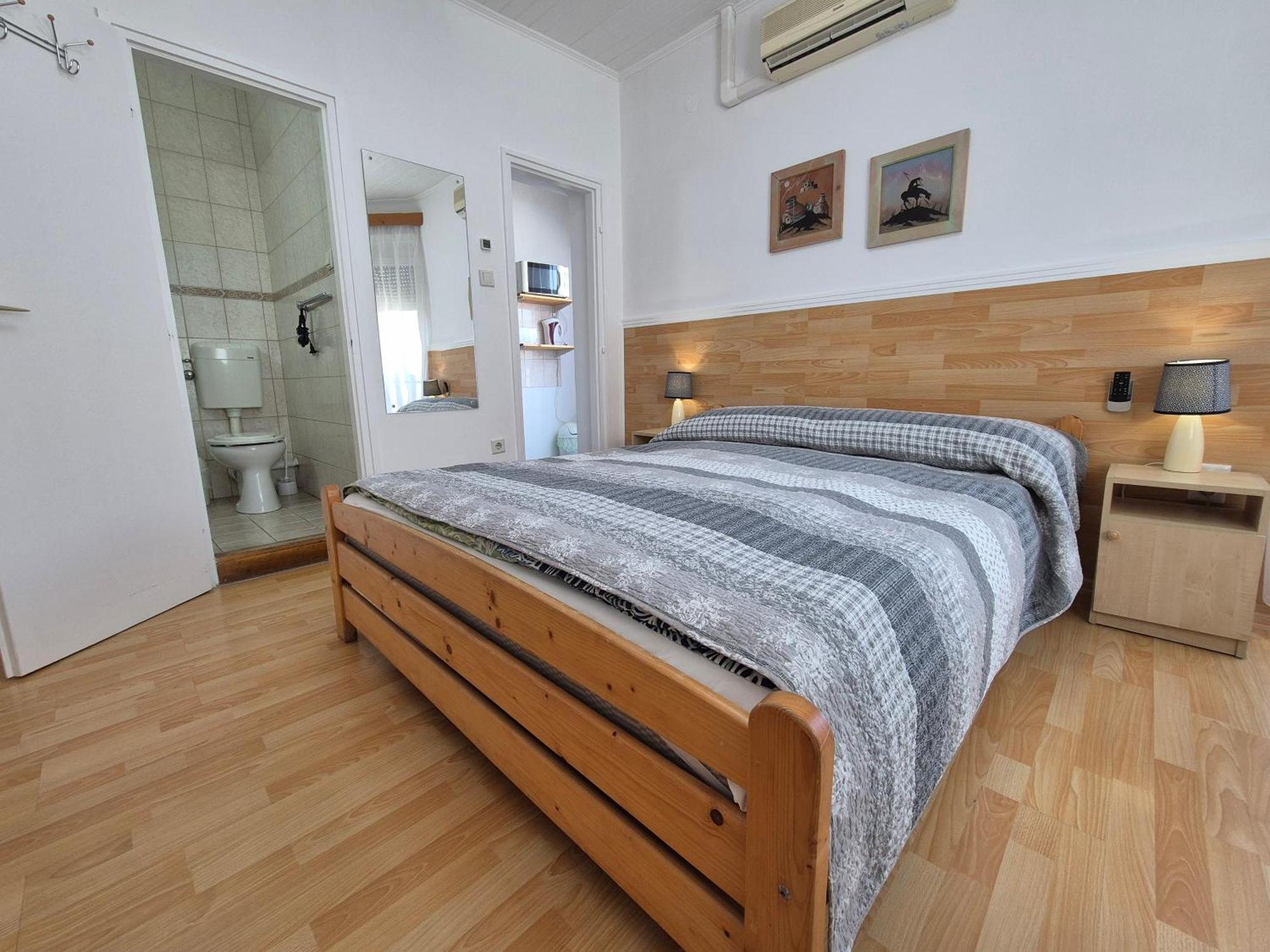 Roxanna Apartman Jula Exterior foto