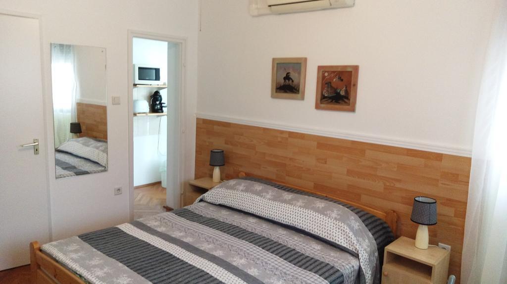 Roxanna Apartman Jula Exterior foto