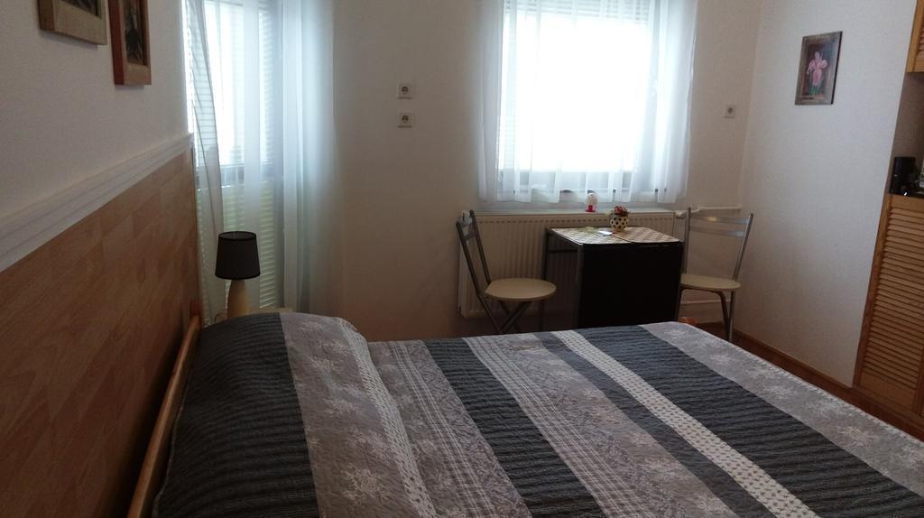 Roxanna Apartman Jula Exterior foto