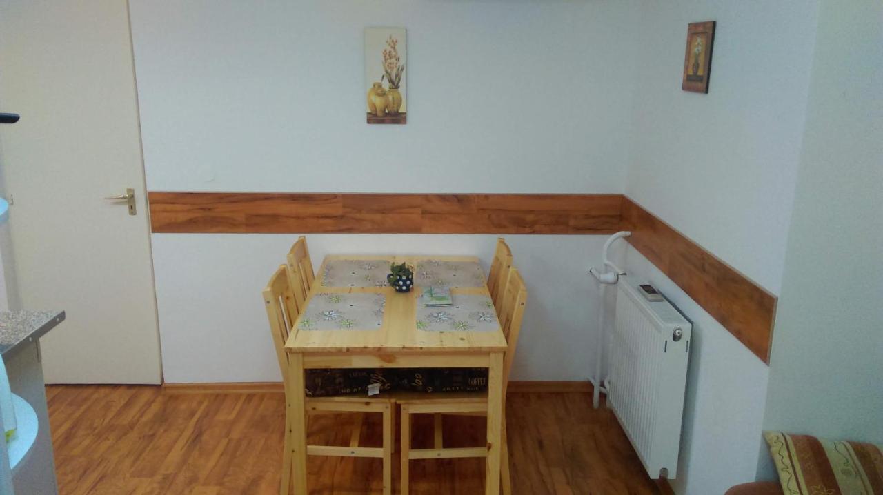 Roxanna Apartman Jula Exterior foto